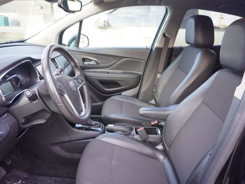 Used 2019 Buick Encore Preferred image 3