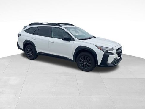 Used 2025 Subaru Outback Onyx Edition XT AWD/4WD image 2