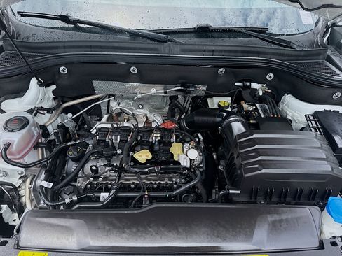 Certified 2024 Volkswagen Atlas Cross Sport SE FWD image 35