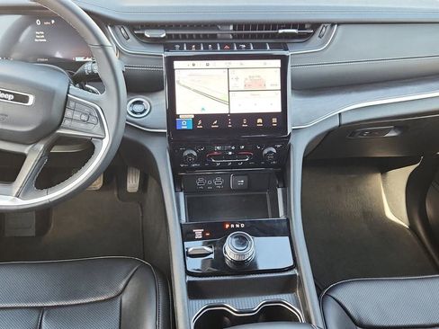 Used 2024 Jeep Grand Cherokee L Limited w/ Luxury Tech Group II image 11