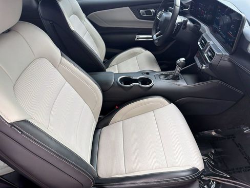 Used 2025 Ford Mustang GT Premium RWD image 22