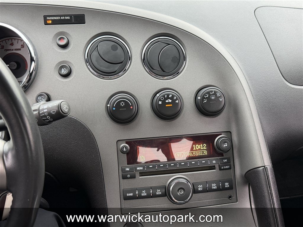 Used 2006 Pontiac Solstice Convertible w/ Premium Package RWD image 10
