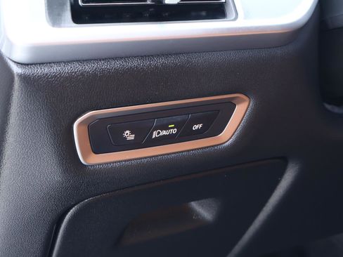 Used 2026 BMW X7 xDrive40i w/ Premium Package image 26