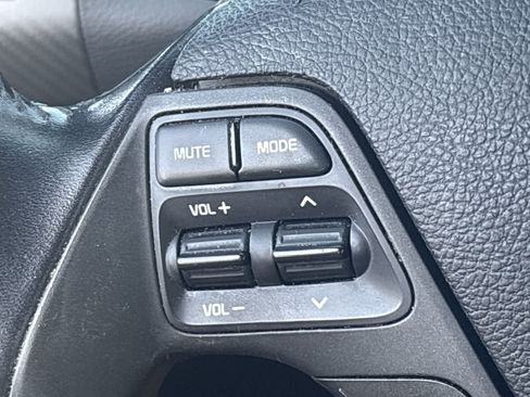 Used 2016 Kia Forte SX FWD image 19