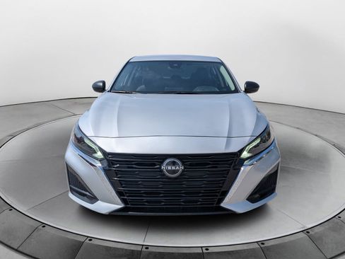 Used 2024 Nissan Altima 2.5 SV FWD image 8