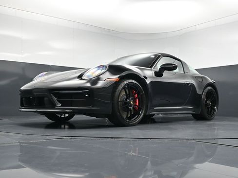 Certified 2022 Porsche 911 Targa 4 GTS AWD/4WD image 21