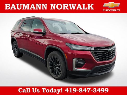 Used 2023 Chevrolet Traverse RS AWD/4WD image 1