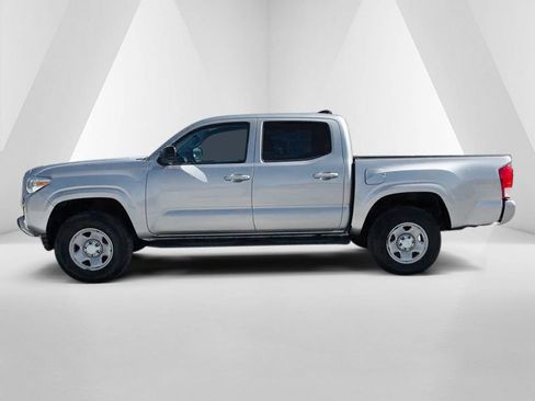 Used 2020 Toyota Tacoma SR image 7