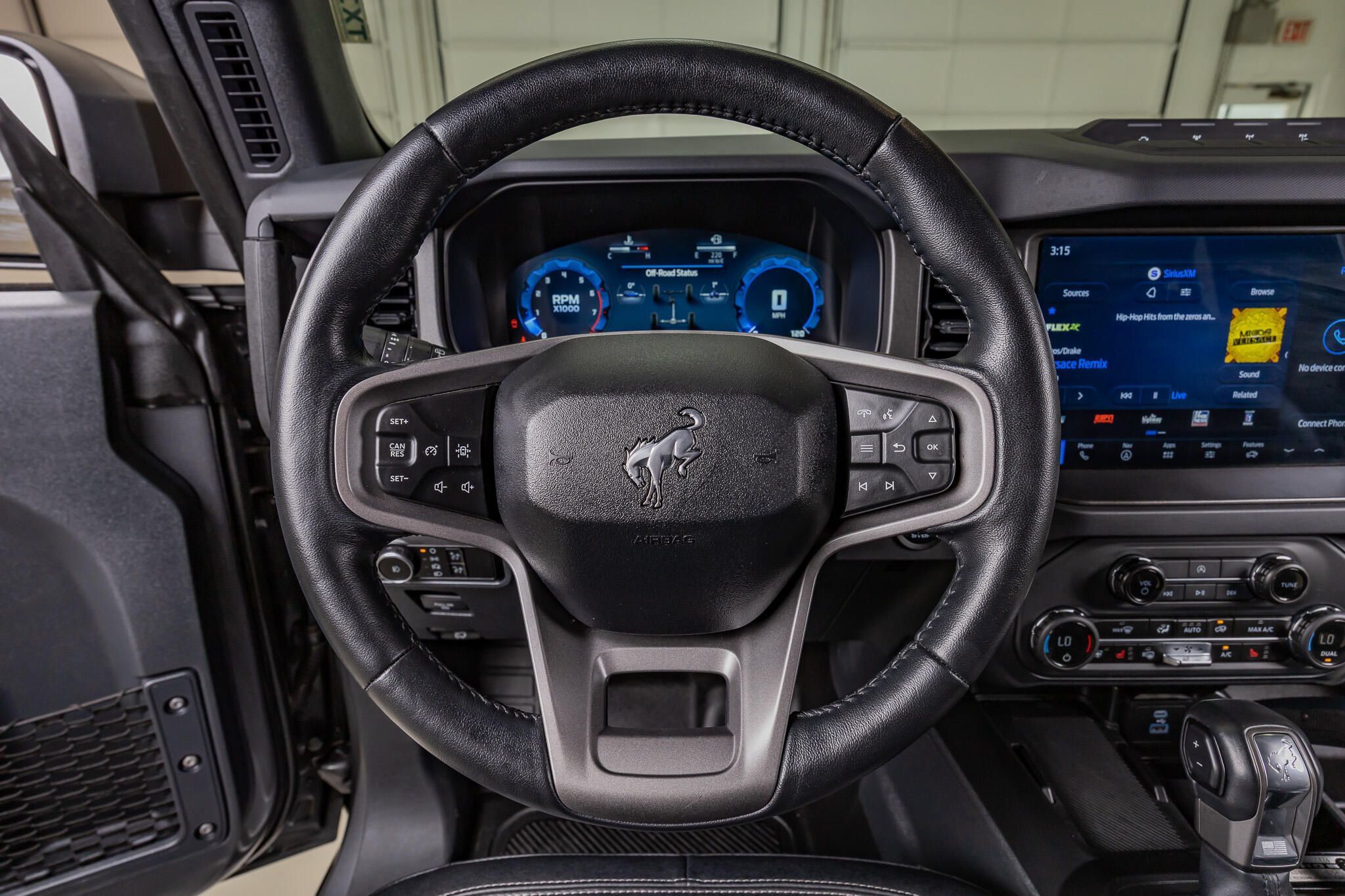 Used 2025 Ford Bronco Badlands AWD/4WD image 19