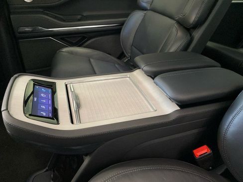 New 2025 Lincoln Navigator Reserve image 13