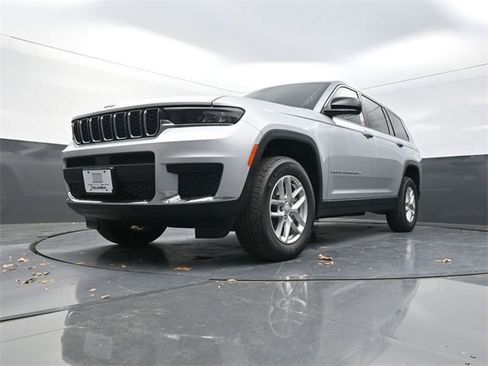 New 2025 Jeep Grand Cherokee L Laredo image 19