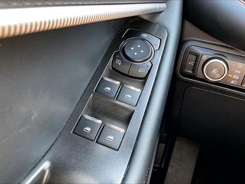 Used 2025 Ford Explorer ST-Line AWD/4WD image 35