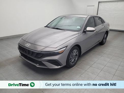 Used 2024 Hyundai Elantra SEL FWD image 1