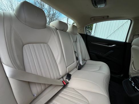 Used 2018 Maserati Ghibli GranLusso image 27