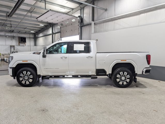 Used 2025 GMC Sierra 3500 Denali AWD/4WD image 6