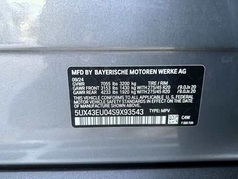 Used 2025 BMW X5 xDrive50e AWD/4WD image 25