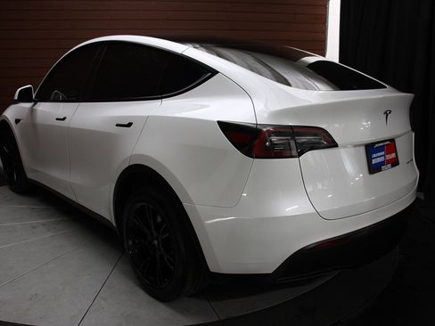 Used 2023 Tesla Model Y Long Range image 46