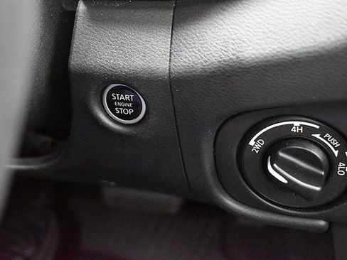 Used 2022 Nissan Frontier PRO-4X w/ Pro-4X Premium Package image 32