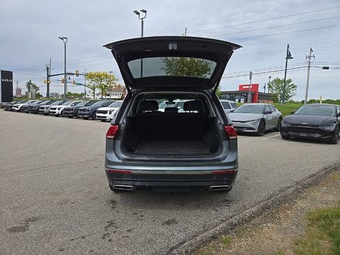 Used 2021 Volkswagen Tiguan SEL AWD/4WD image 33
