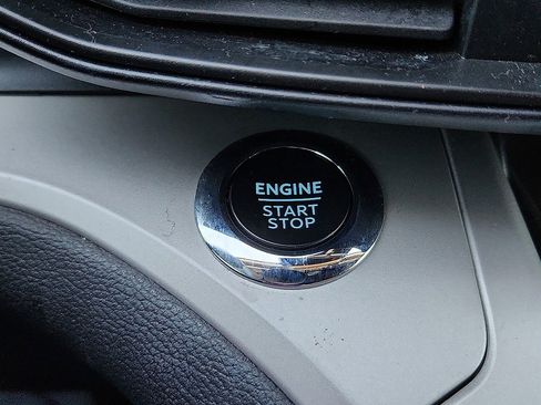 Used 2023 Ford Explorer XLT image 9