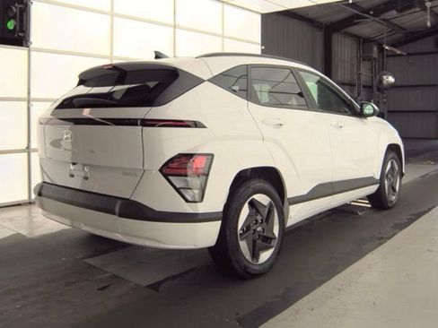 Certified 2025 Hyundai Kona SEL FWD image 5