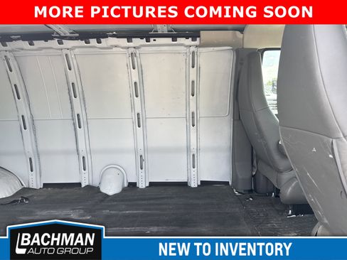 Used 2018 Chevrolet Express 3500 Extended w/ Driver Convenience Package RWD image 3