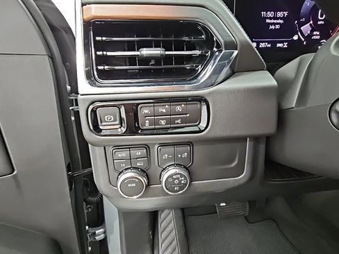 New 2025 GMC Yukon XL Denali w/ Sun & Power Step Package image 27