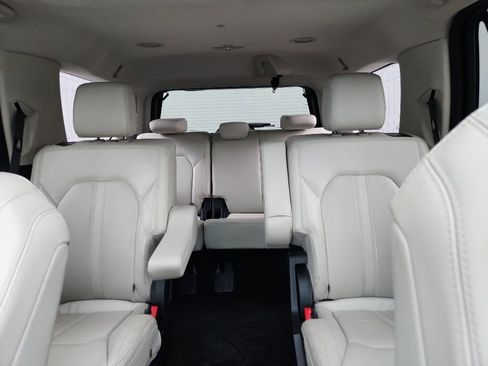 Used 2018 Ford Expedition Platinum RWD image 33
