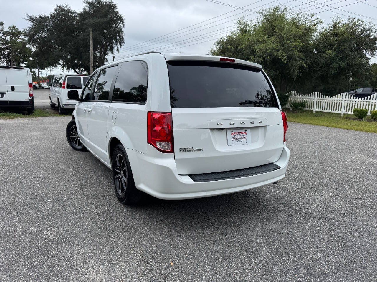 Used 2019 Dodge Grand Caravan SXT w/ Driver Convenience Group FWD image 32