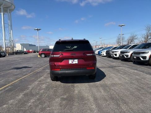 New 2025 Jeep Grand Cherokee L Altitude image 4