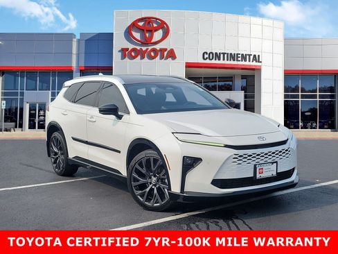 Certified 2025 Toyota Crown Signia w/ Advanced Technology Package AWD/4WD image 1