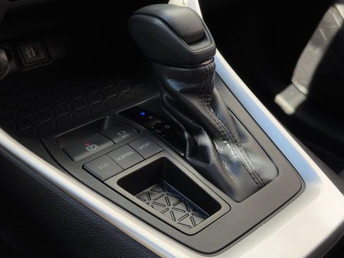 Certified 2023 Toyota RAV4 LE FWD image 22