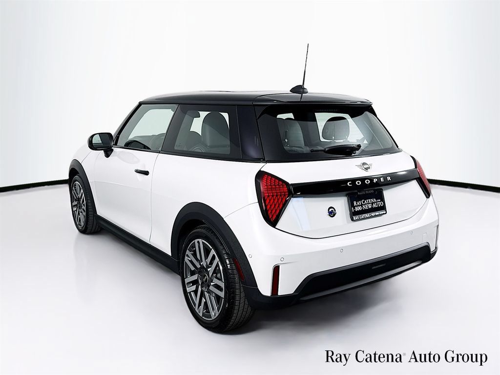 Used 2026 MINI Cooper 2-Door Hardtop FWD image 5
