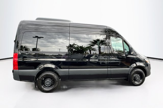 Used 2025 Mercedes-Benz Sprinter 2500 image 4