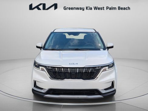 Certified 2024 Kia Carnival LX image 2