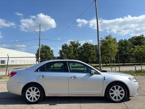 Used 2012 Lincoln MKZ FWD image 2