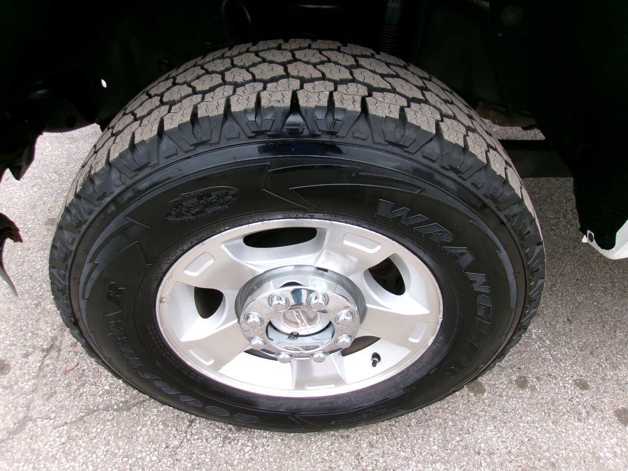 Used 2014 Ford F250 XL w/ Power Equipment Group AWD/4WD image 9