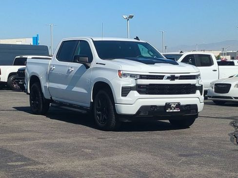 Used 2023 Chevrolet Silverado 1500 RST RWD image 2