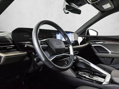 Certified 2025 Audi Q5 Premium w/ Convenience Package AWD/4WD image 10