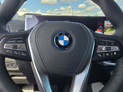 New 2026 BMW X5 xDrive50e image 21