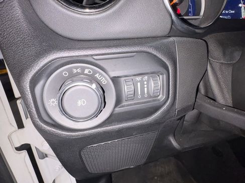 Used 2021 Jeep Wrangler Unlimited Sahara image 19