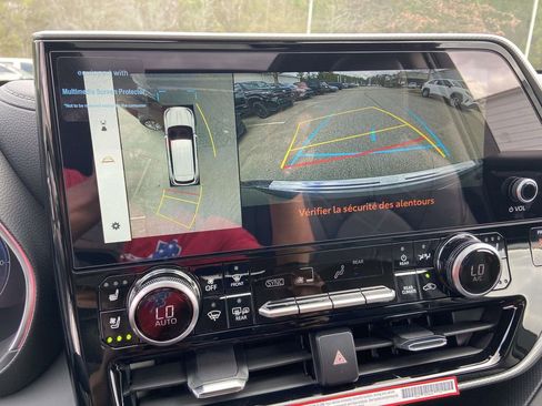 Used 2026 Toyota Highlander Platinum image 26