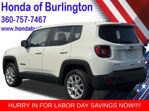 Used 2023 Jeep Renegade Latitude AWD/4WD image 4