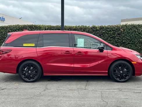 Certified 2025 Honda Odyssey Sport-L image 3