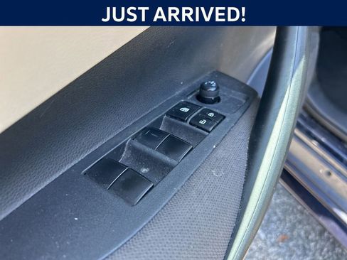 Used 2021 Toyota Corolla LE FWD image 10