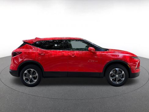 Used 2025 Chevrolet Blazer LT FWD image 8