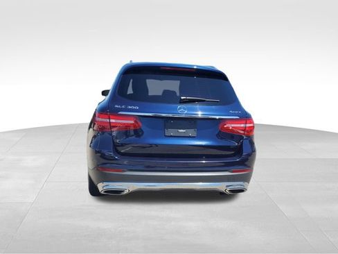 Used 2018 Mercedes-Benz GLC 300 4MATIC image 5