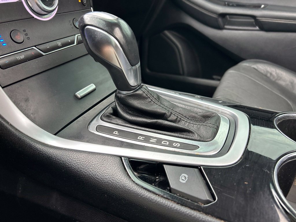 Used 2018 Ford Edge Titanium w/ Equipment Group 302A AWD/4WD image 34
