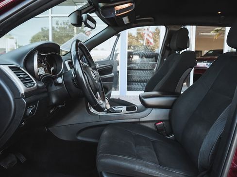 Used 2017 Jeep Grand Cherokee Laredo image 10