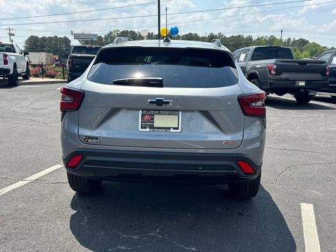 New 2026 Chevrolet Trax RS FWD image 7